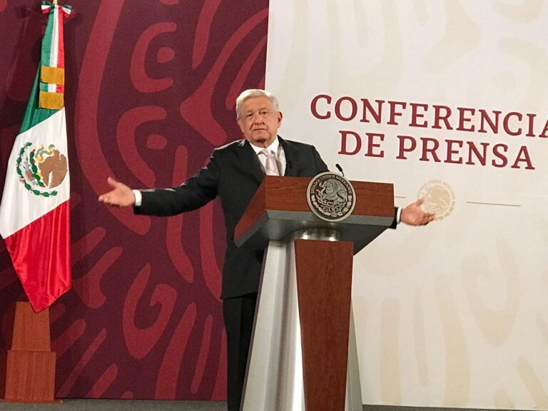 El presidente de México confirma demanda contra abogado de García Luna