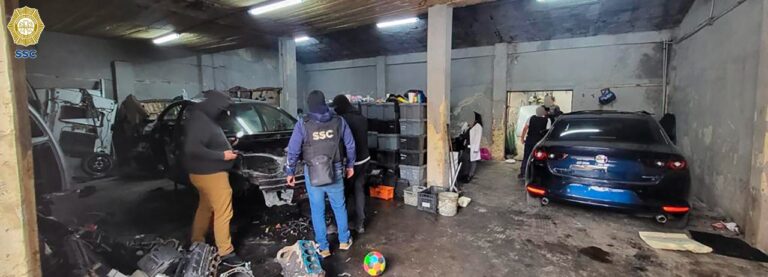Aseguran en Iztapalapa inmueble que era utilizado para desmantelar vehículos