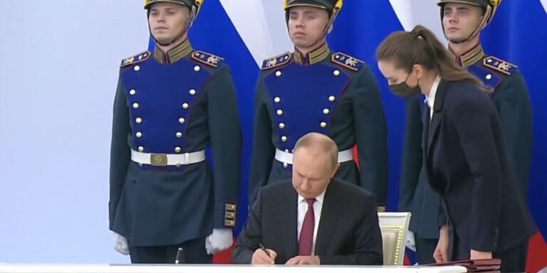 Vladimir Putin firmó la anexión de cuatro regiones ucranianas