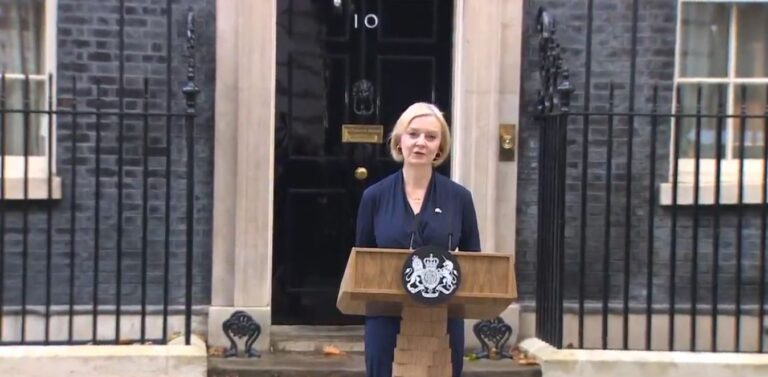 Liz Truss renuncia como primer ministro de Reino Unido