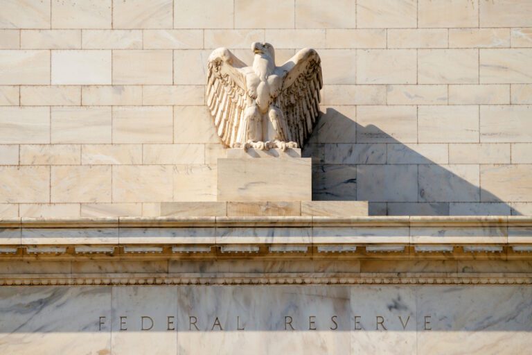 Reserva Federal de EU aumenta 75 puntos su tasa de interés para hacer frente a la inflación