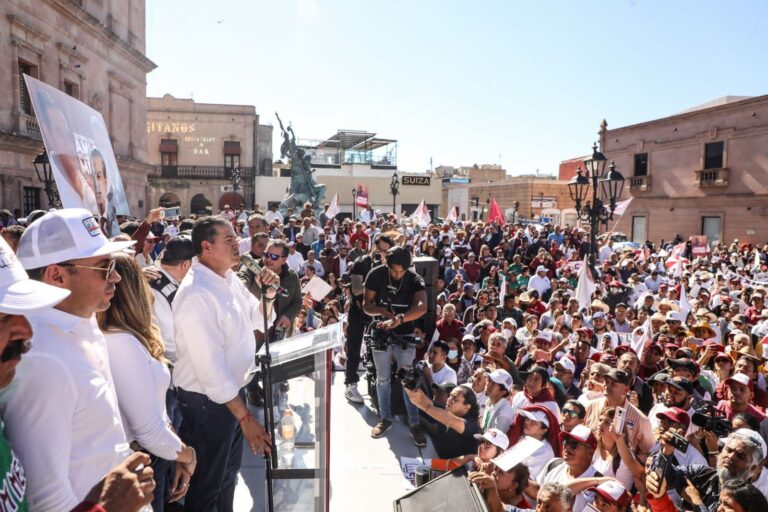 Ricardo Mejía reúne a más de 15 mil en defensa de la 4T y el Presidente