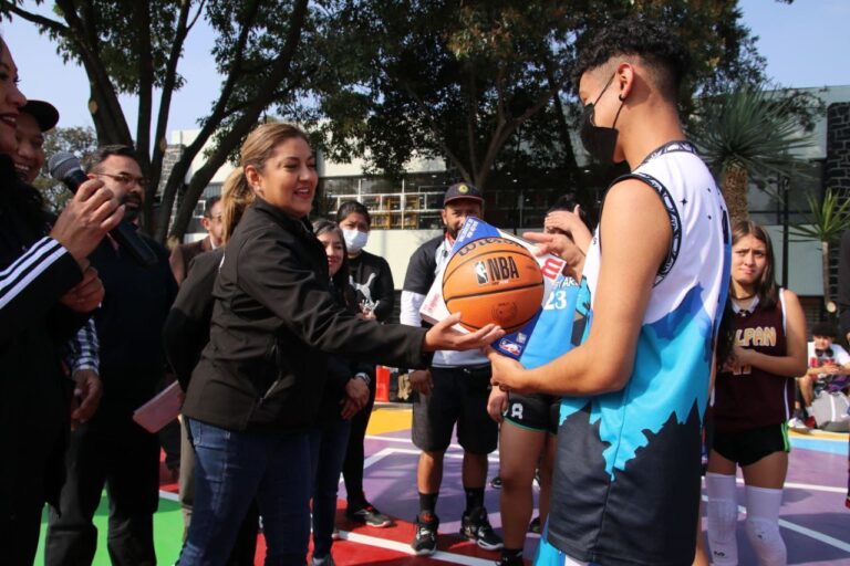 Entregan espacio deportivo y cultural rehabilitado en Tlalpan