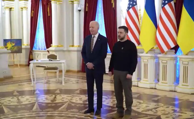 Biden realiza visita sorpresa a Kiev