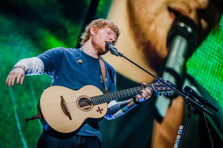 Ed Sheeran lanzará disco en colaboración con J Balvin