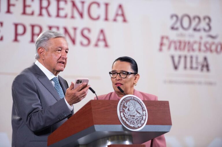 Presidente de México y Rosa Icela Rodríguez
