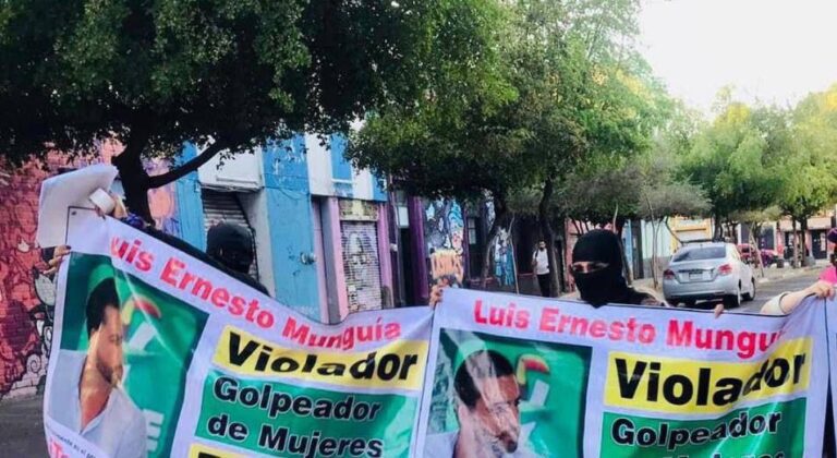 A un año, piden mujeres en marcha justicia contra regidor Luis Munguía