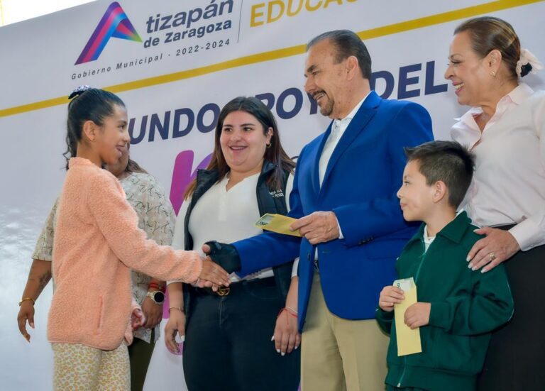 Entregan en Atizapán segundo pago de las becas municipales del ciclo escolar 2022-2023