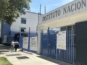 BIRMEX trabaja bajo protesta