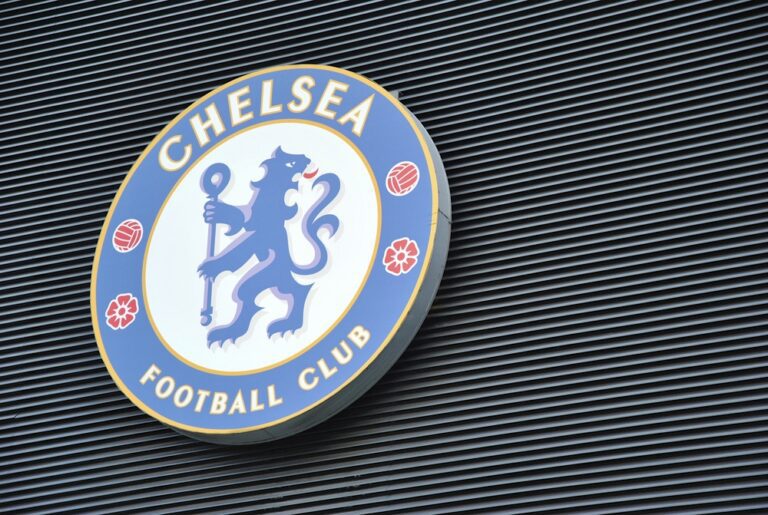 La Premier League investiga los fichajes de Eto’o y Willian por el Chelsea