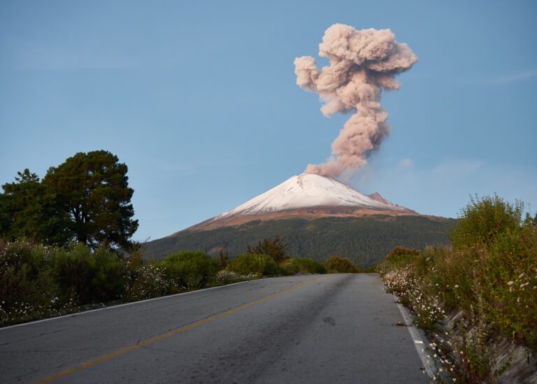 Ceniza del Popocatépetl, cae en Morelos