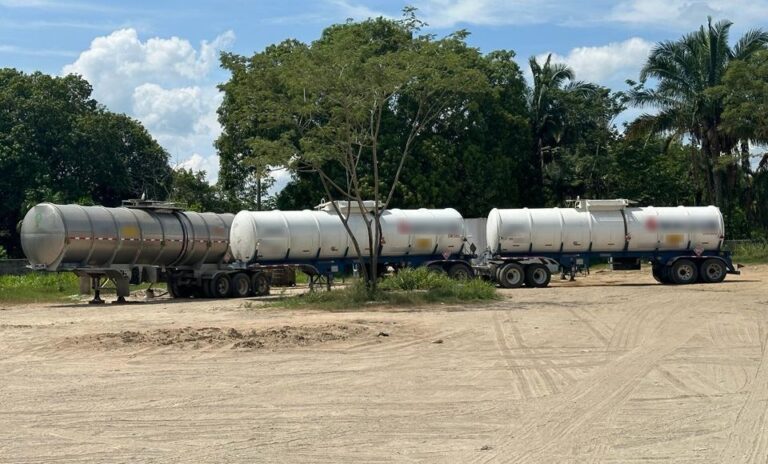 FGR decomisó en Tabasco casi 264 mil litros de hidrocarburos