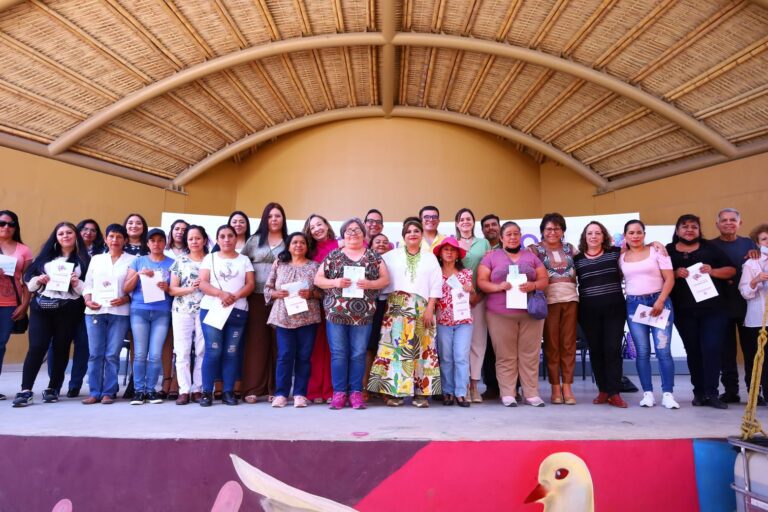 La alcaldía Iztapalapa entrega apoyos a cuidadores