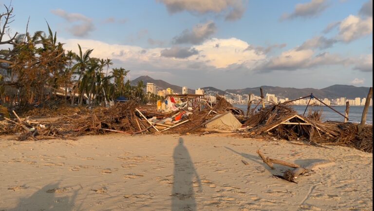 Acapulco destrozado