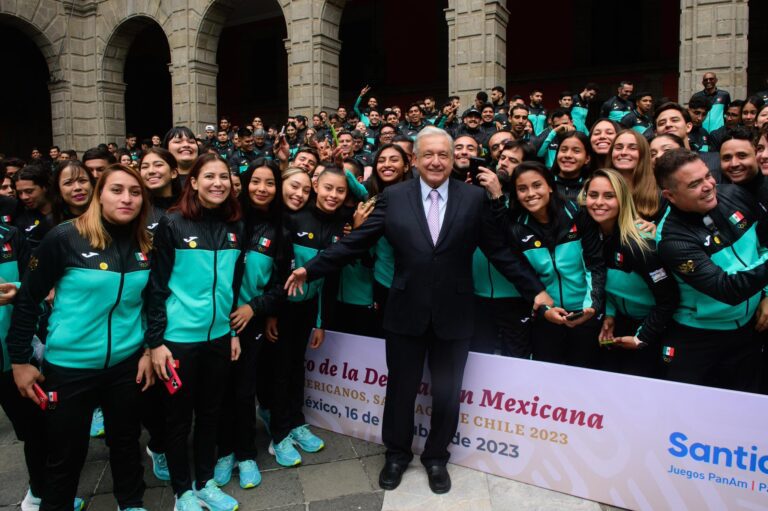Felicita el presidente de la República a representación deportiva mexicana en los Panamericanos