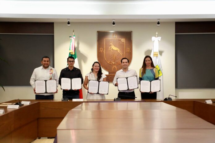 El documento fue firmado por el gobernador de Yucatán, Mauricio Vila Dosal, y la titular de la Semarnat, María Luisa Albores