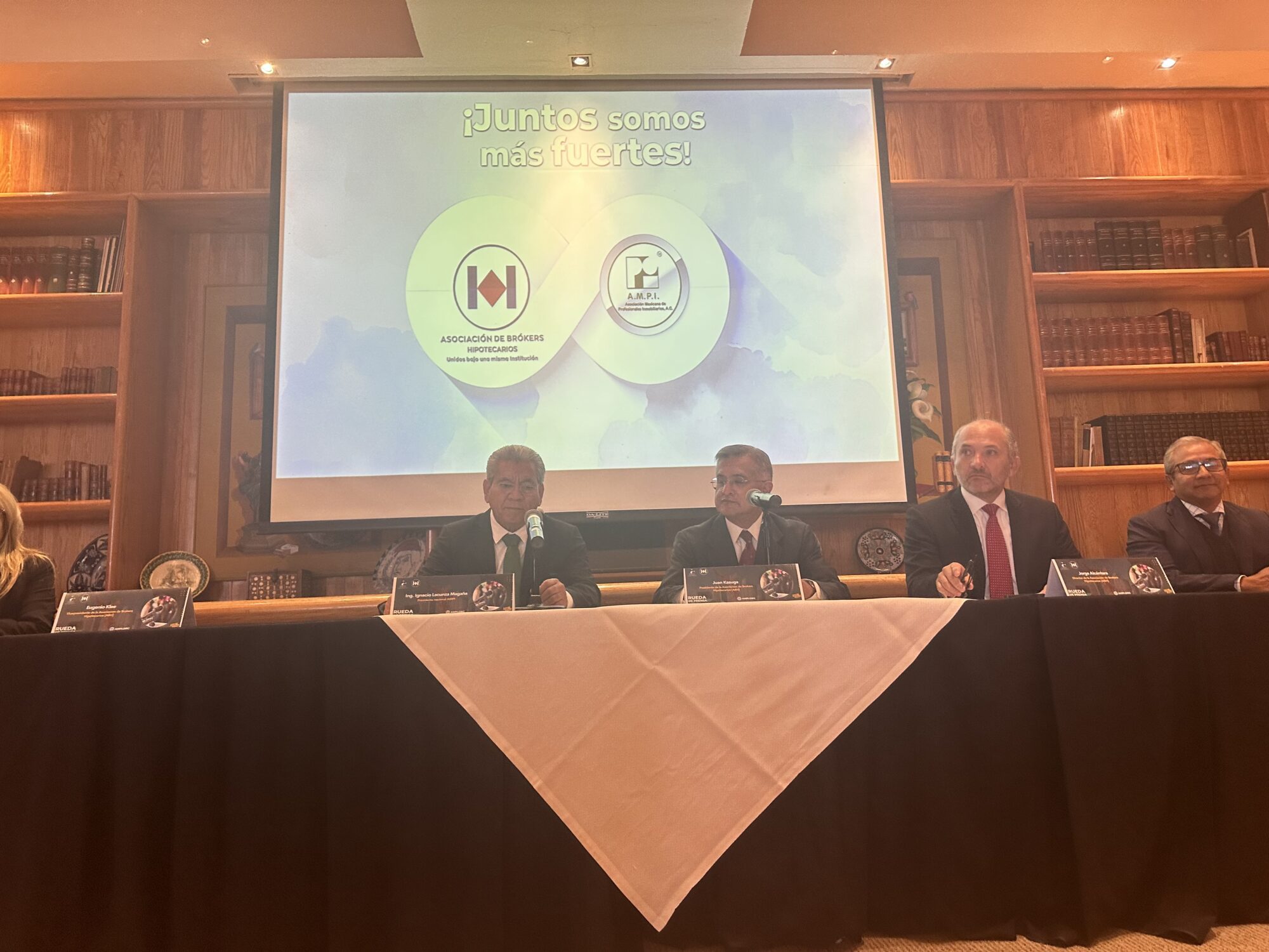 Firman convenio AMPI y Asociación Hipotecaria - 88.9 Noticias