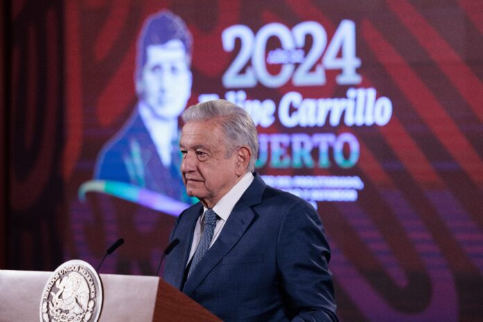 AMLO MIGRANTES POLICIAS