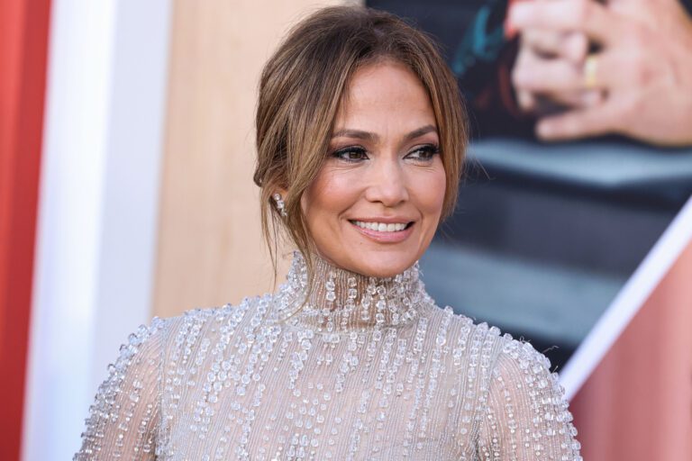 Jennifer Lopez de estreno por partida doble
