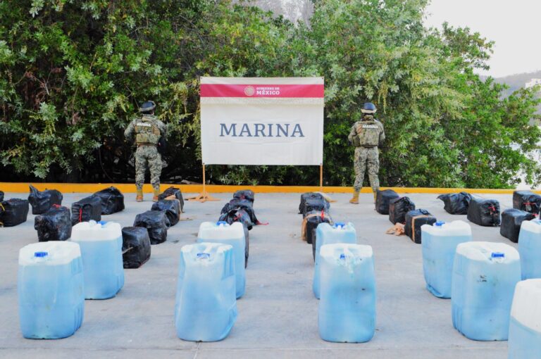Asegura Marina aproximadamente 672 kilogramos de clorhidrato de cocaína, en las costas de Oaxaca  S/A