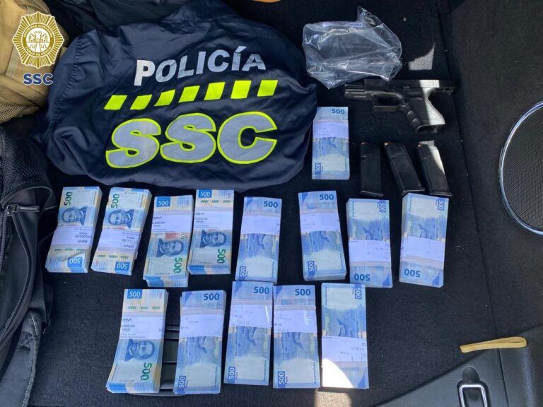 Policías capitalinos detienen a otro conductor que transportaba cientos de miles de pesos en efectivo