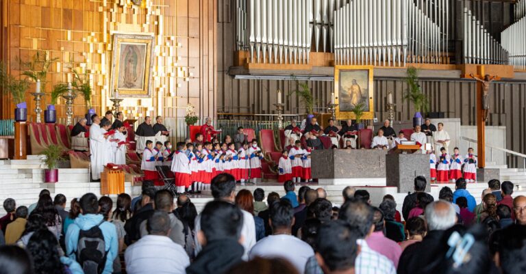 Misa de domingo de Pascua en la Basílica de Guadalupe: “La mejor forma de celebrar la Resurrección de Jesucristo es estar juntos en familia”