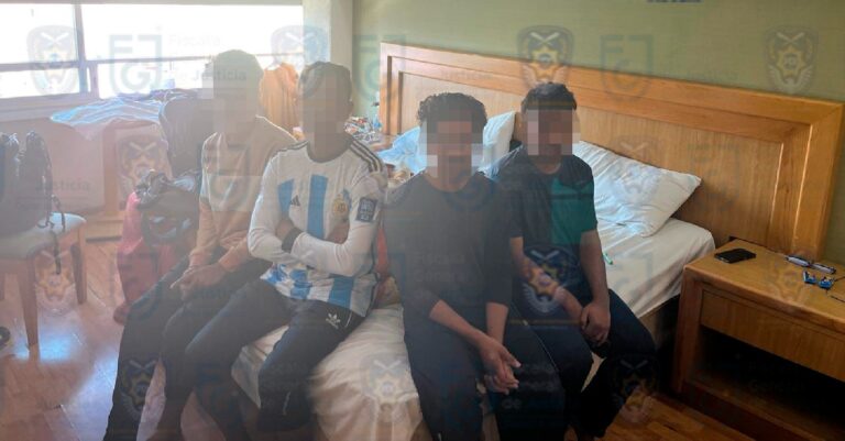 Rescatan a 30 migrantes hacinados en un hotel de CDMX