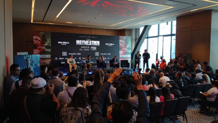 Mayweather realizará una pelea de exhibición en México.