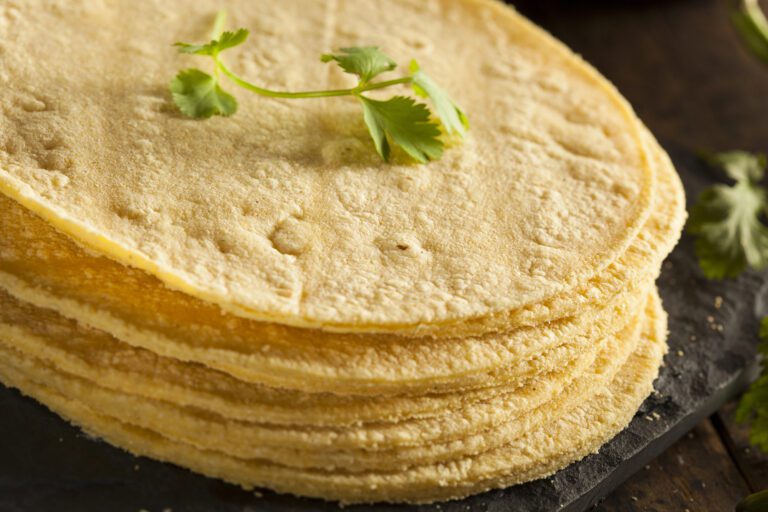 Firman acuerdo para estabilizar el precio de la tortilla