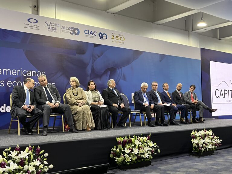Anuncian programa para capacitar 10 mil pymes en IA