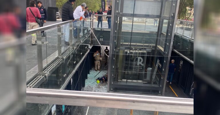 Murió un trabajador de mantenimiento tras caer del elevador de cristal en el Monumento a la Revolución