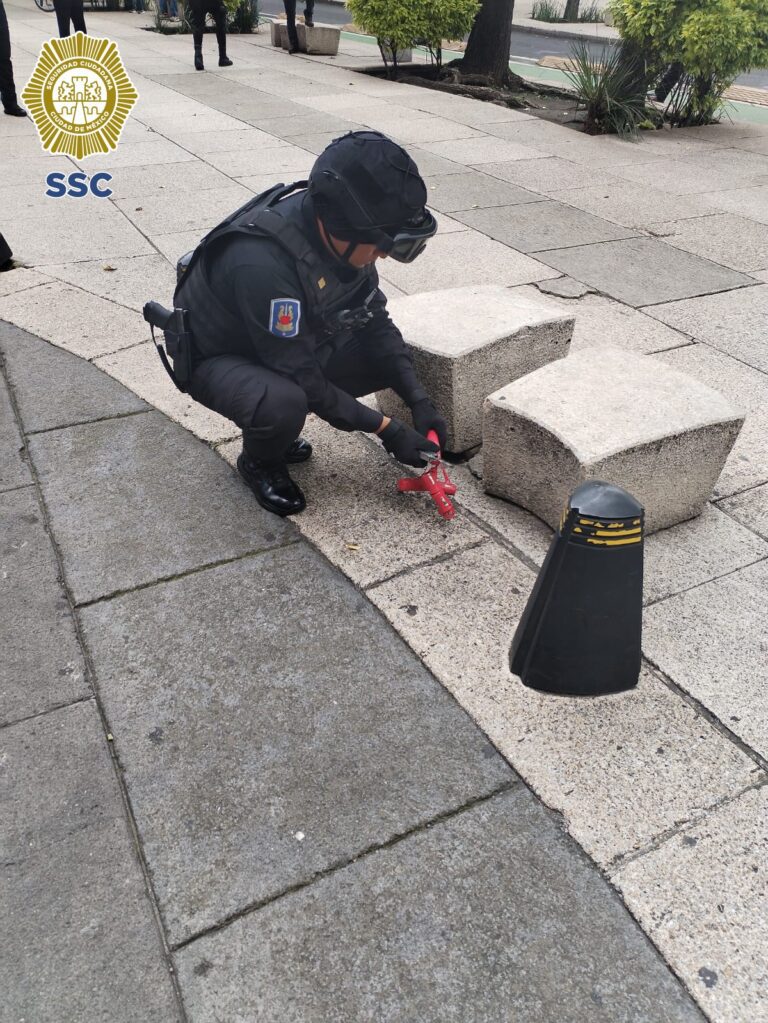 Se registra falsa amenaza de bomba frente a edificio de CFE