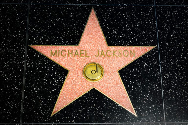 Autorizan venta del catálogo musical de Michael Jackson