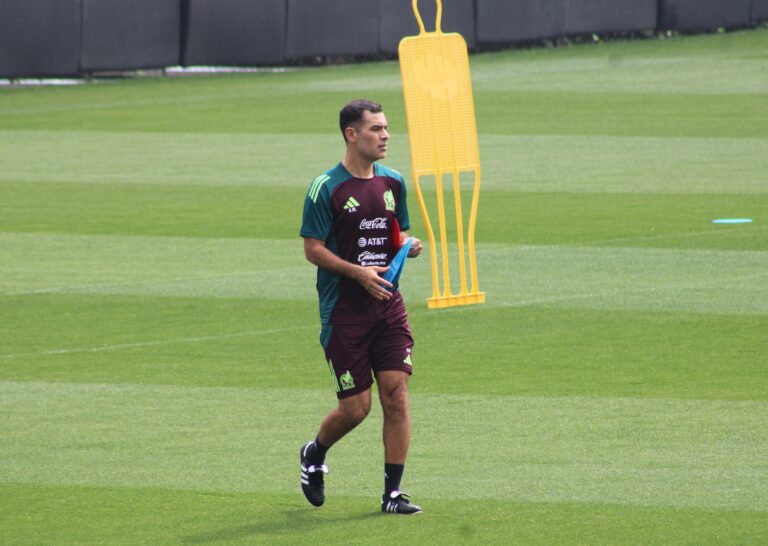 Rafael Márquez durante un entrenamiento de la Selección Mexicana. Gabriel Ayala/ACIR Deportes