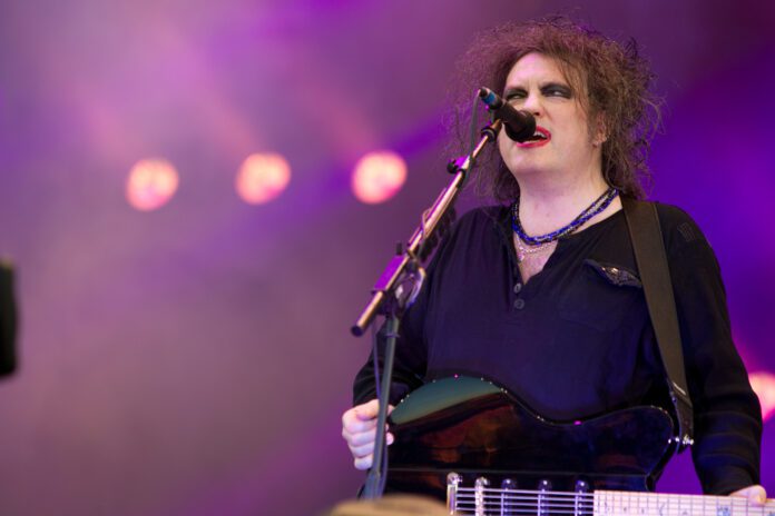 The Cure está en luto: murió Perry Bamonte