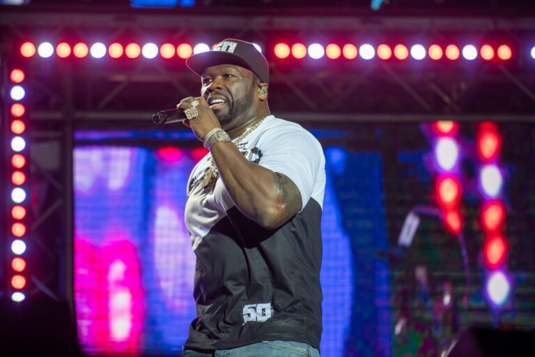 50 Cent sugiere que la NFL debe retirar contraro a Jay-Z