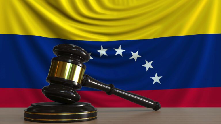 En Venezuela llevan a juicio a 7 adolescentes por manifestarse contra el presidente, Nicolás Maduro