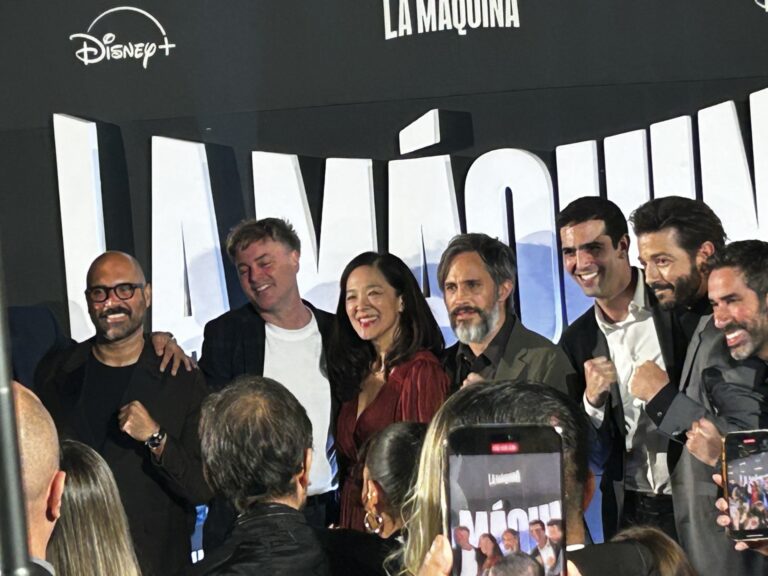 Diego Luna y los mexicanos que brillan en los Globos de Oro