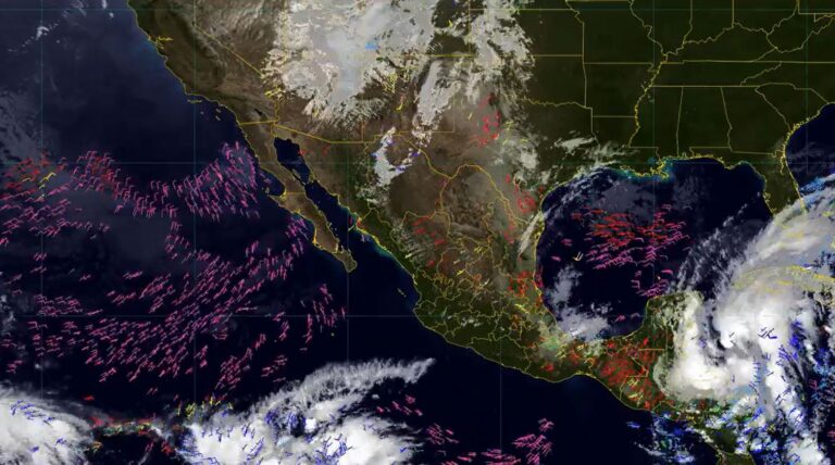 Tormenta tropical “Nadine” toca tierra en Belice