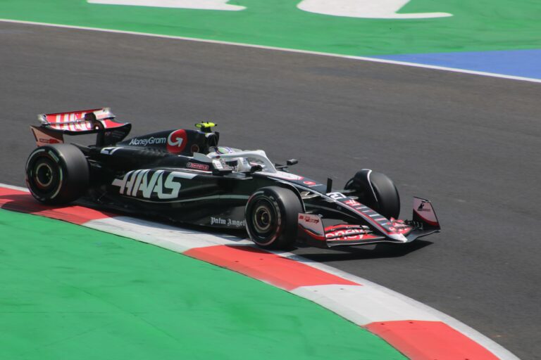 Monoplaza de Fórmula 1 de Nico Hülkenberg, piloto de Haas. Foto: Gabriel Ayala/ACIR Deportes