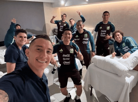 Andrés Guardado visita a sus compañeros de la Selección Mexicana. Foto: Andrés Guardado (@andresgua18)/Instagram