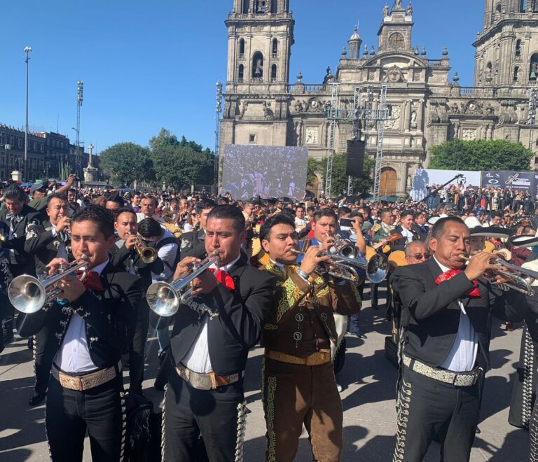 Mariachis.