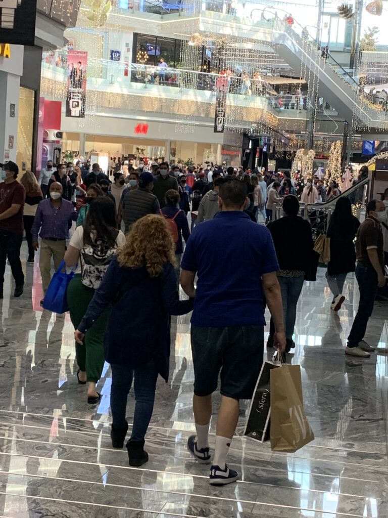 En 2025, el 78% de los mexicanos cree que los precios aumentarán más rápido que los ingresos: Ipsos