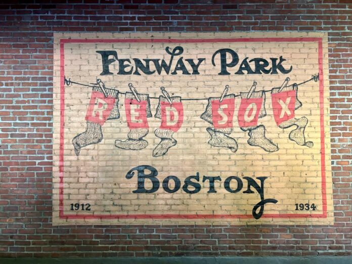 Mural de los Boston Red Sox decora las paredes de Fenway Park. Foto: Jaime Gómez Torres/ACIR Deportes