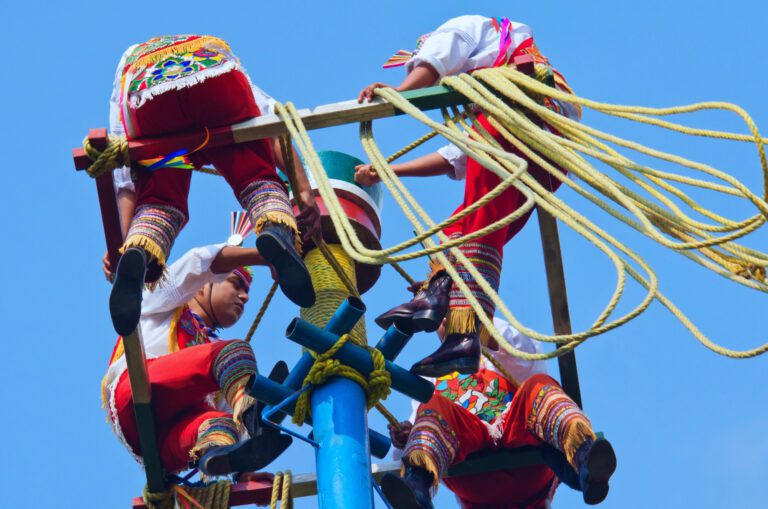 Se accidentan voladores de Papantla, en Veracruz