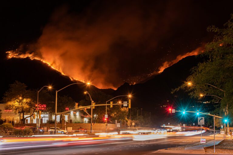 Apoya la delegación mexicana en el combate de incendios y liquidación de puntos de calor en California, EU