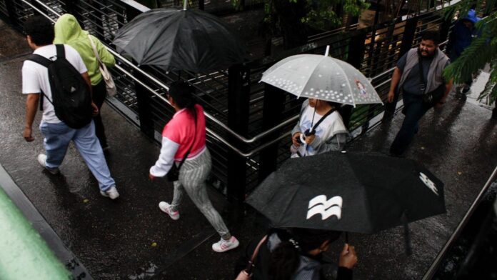 SMN advierte lluvias intensas y torrenciales este lunes en varios estados