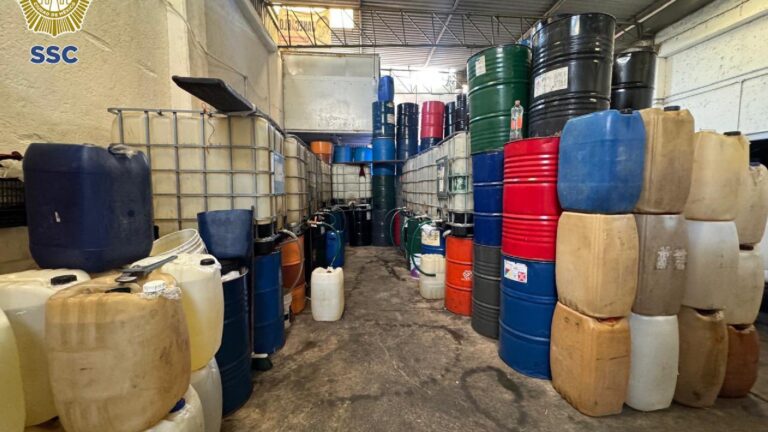 SSC-CDMX y Marina aseguran vivienda con 30 mil litros de combustible ilícito en la GAM
