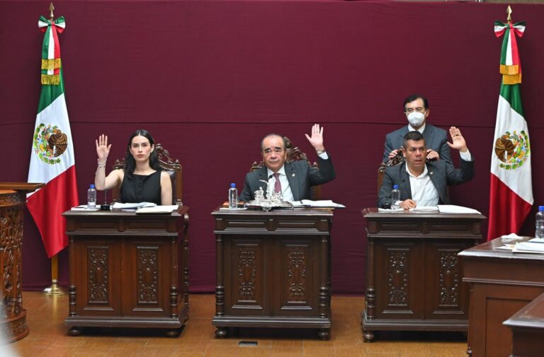 Aprueba legislativo renuncia de 20 magistrados mexiquenses