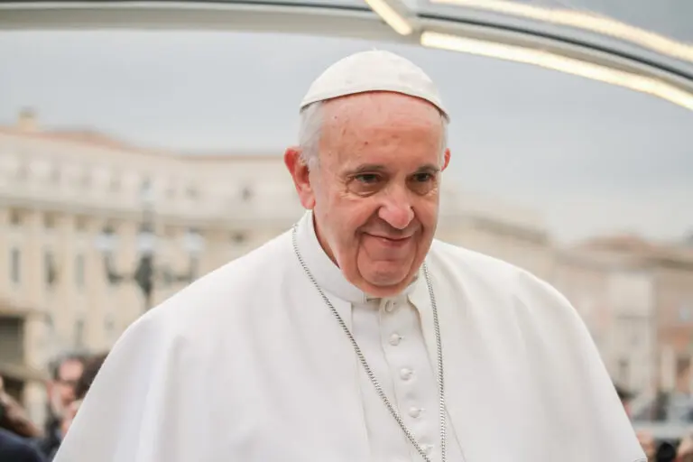 El Papa Francisco permanece estable